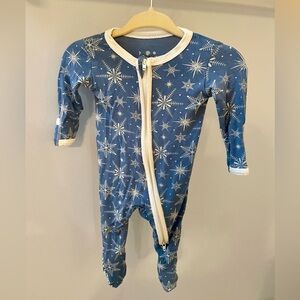 Kickee snowflake footie zipper Jammie’s. I have two available.
